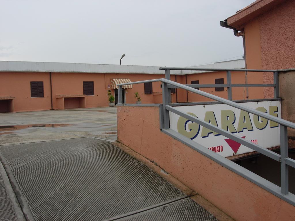 Hotel Ai Vecchi Tempi Frattocchie Exterior foto